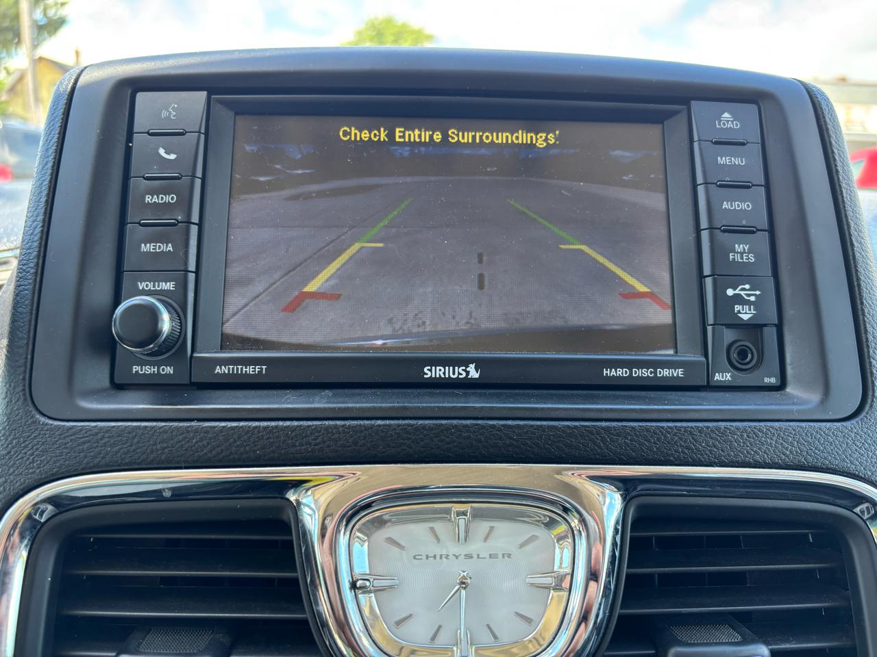 Chrysler Town & Country Touring-L 2013