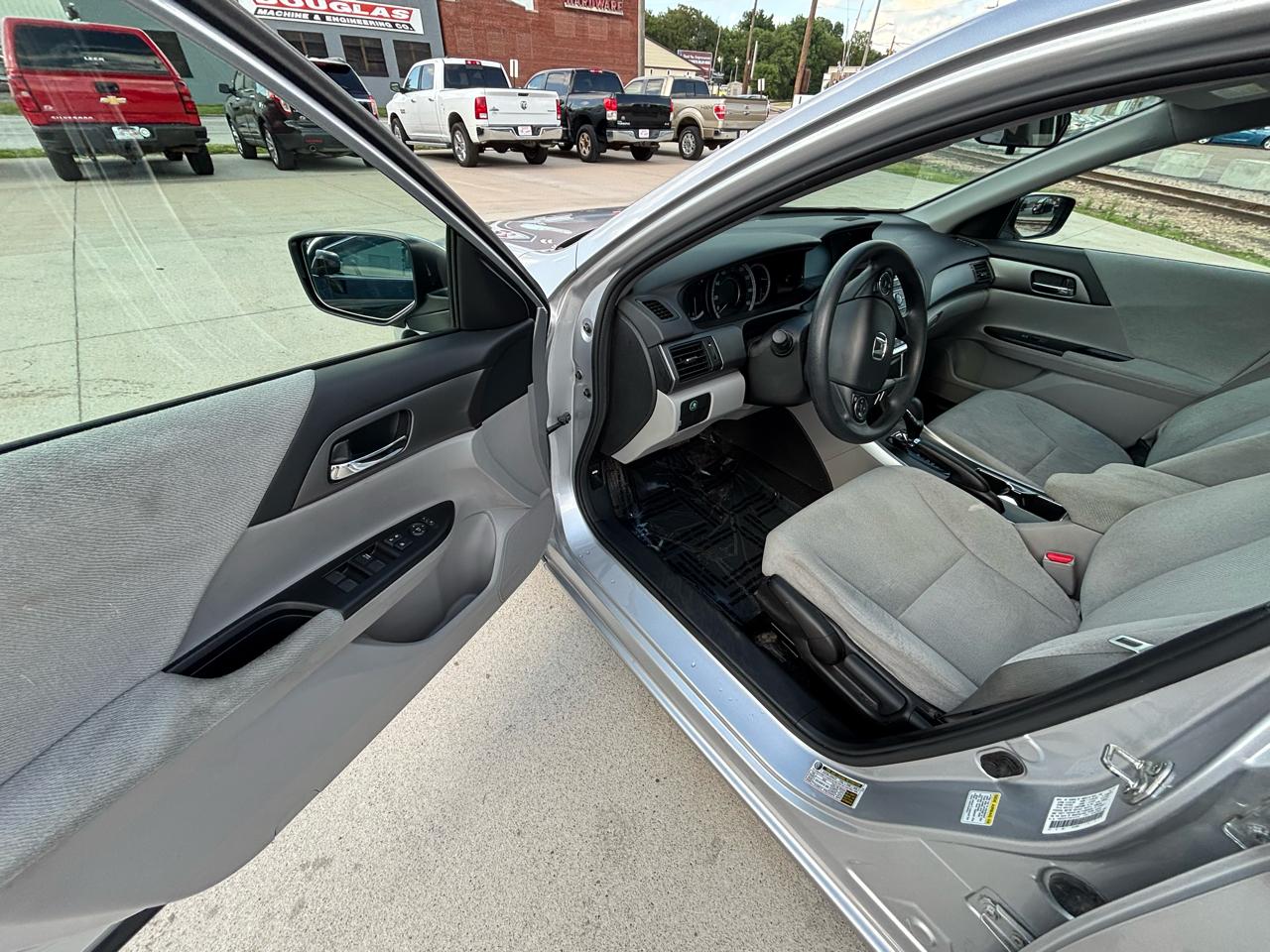 Honda Accord LX Sedan CVT 2013