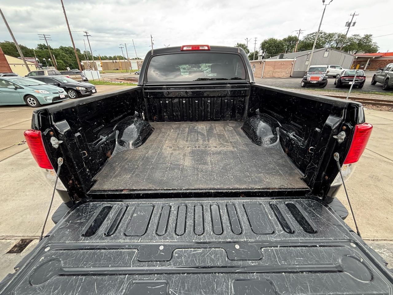 Toyota Tundra Tundra-Grade 4.6L CrewMax 4WD 2010