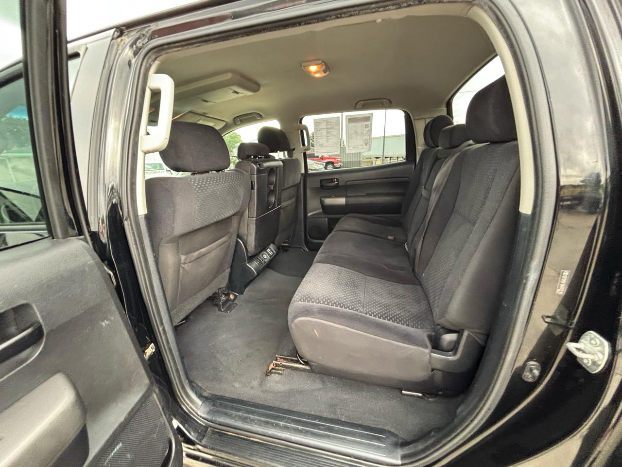 Toyota Tundra Tundra-Grade 4.6L CrewMax 4WD 2010