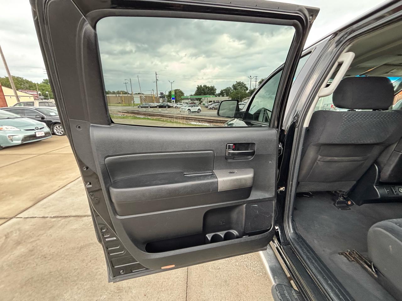 Toyota Tundra Tundra-Grade 4.6L CrewMax 4WD 2010