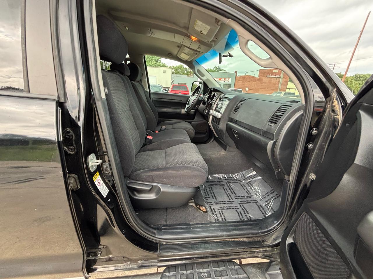 Toyota Tundra Tundra-Grade 4.6L CrewMax 4WD 2010