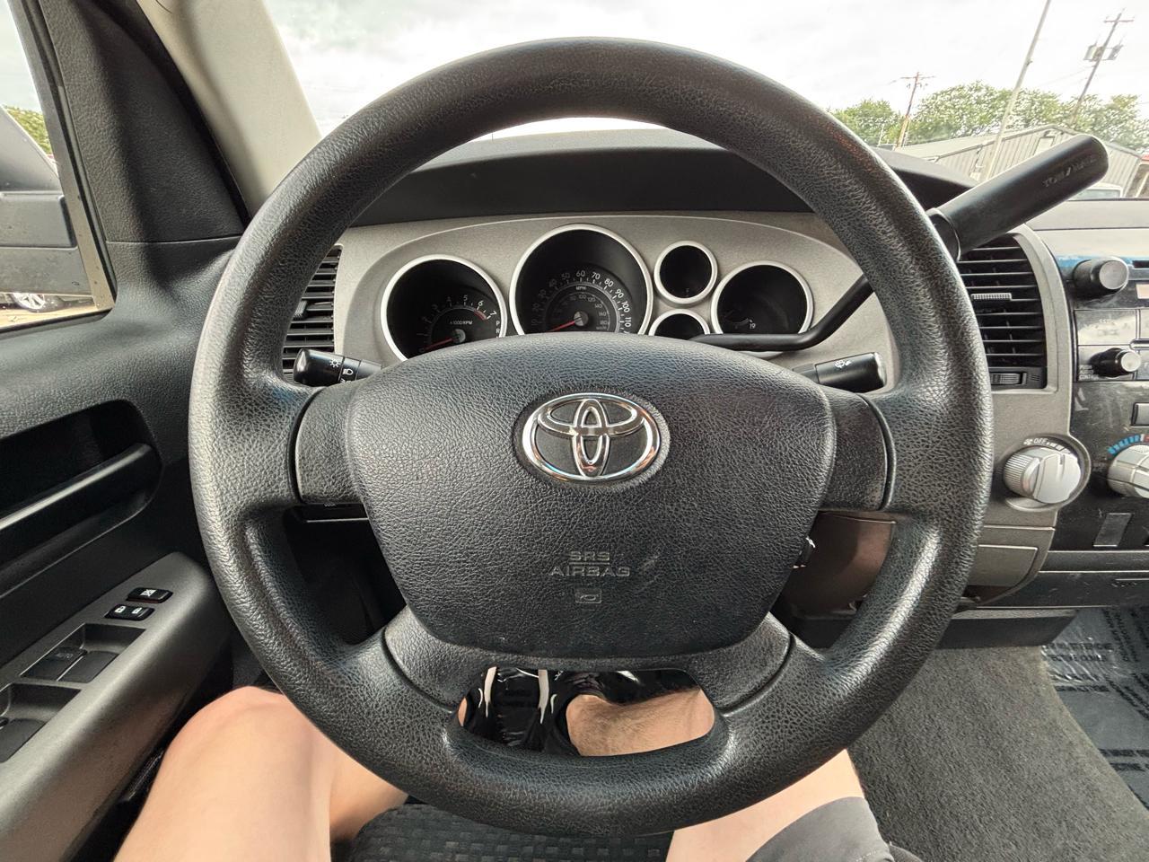 Toyota Tundra Tundra-Grade 4.6L CrewMax 4WD 2010