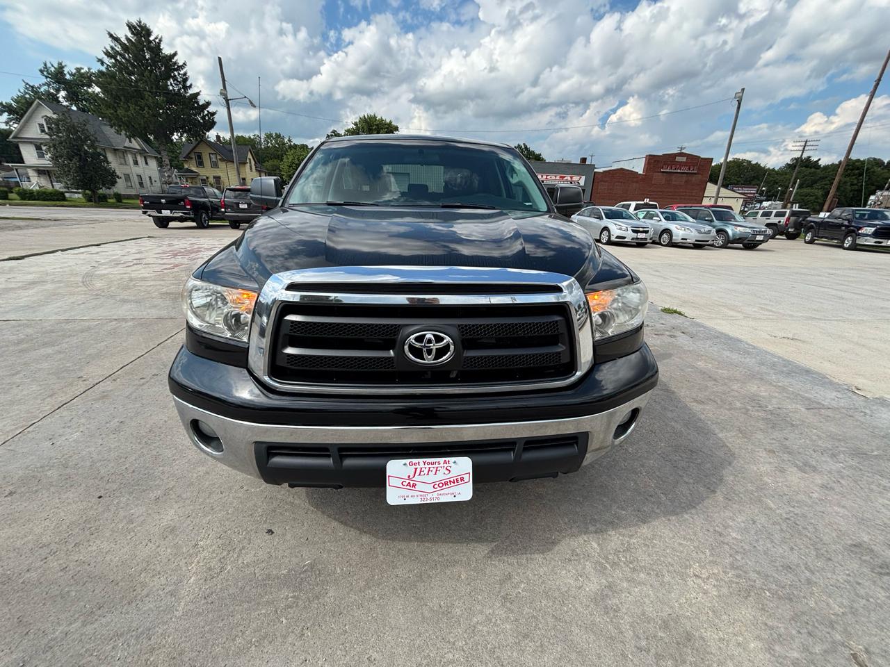 Toyota Tundra Tundra-Grade 4.6L CrewMax 4WD 2010