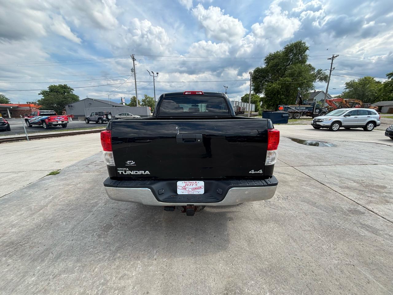 Toyota Tundra Tundra-Grade 4.6L CrewMax 4WD 2010