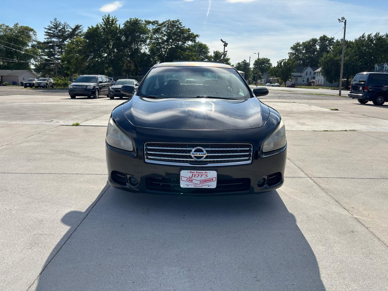 Nissan Maxima S 2010