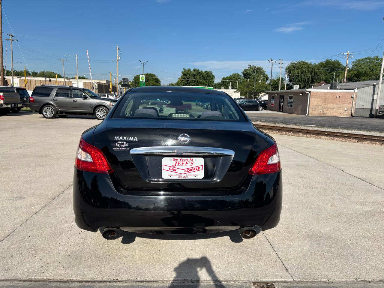 Nissan Maxima S 2010
