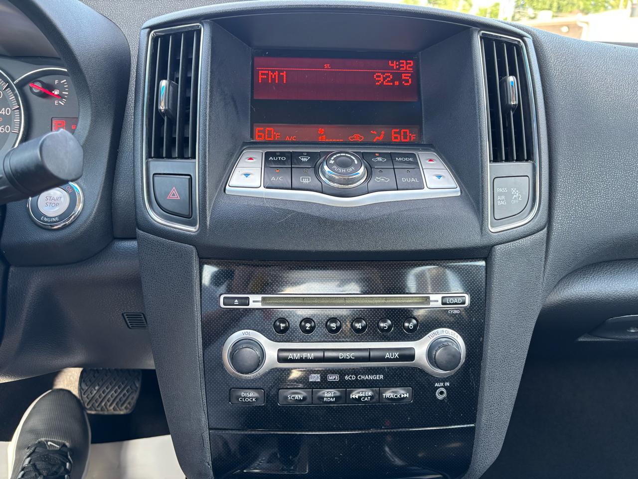 Nissan Maxima S 2010
