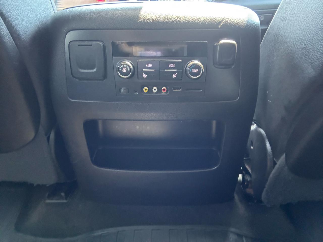 Chevrolet Suburban LTZ 4WD 2016