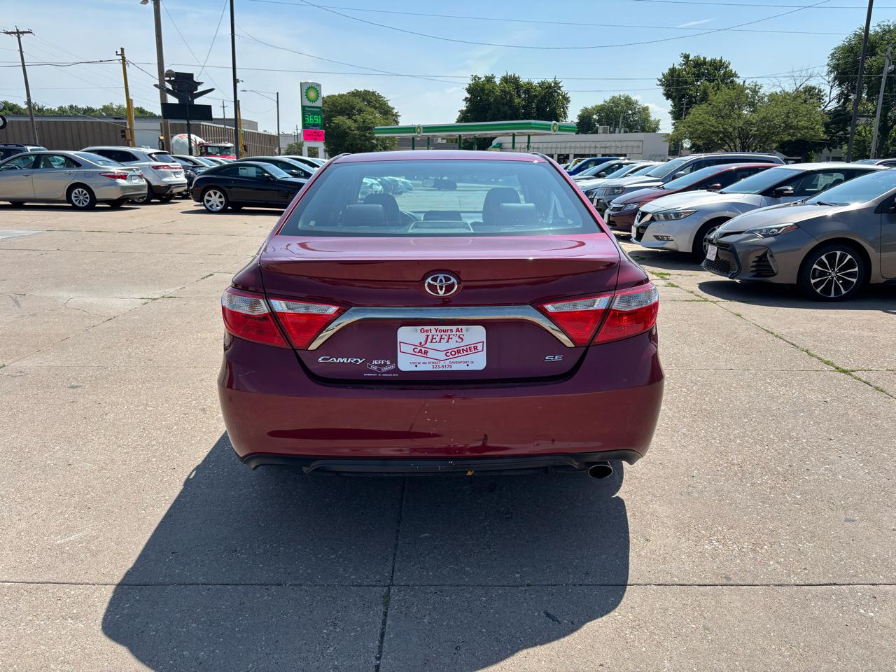 Toyota Camry SE 2016