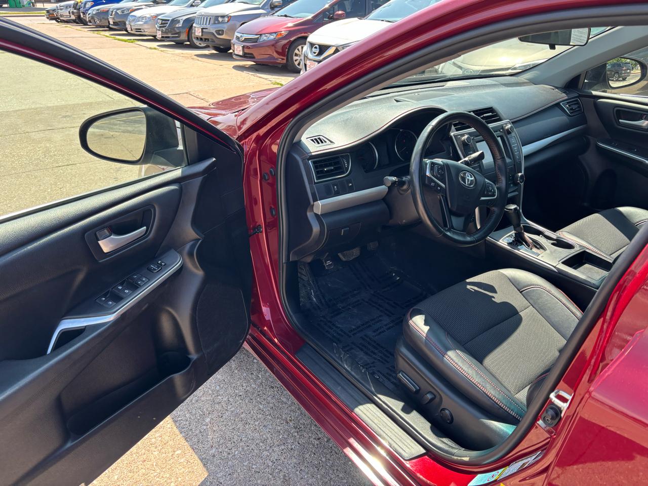 Toyota Camry SE 2016