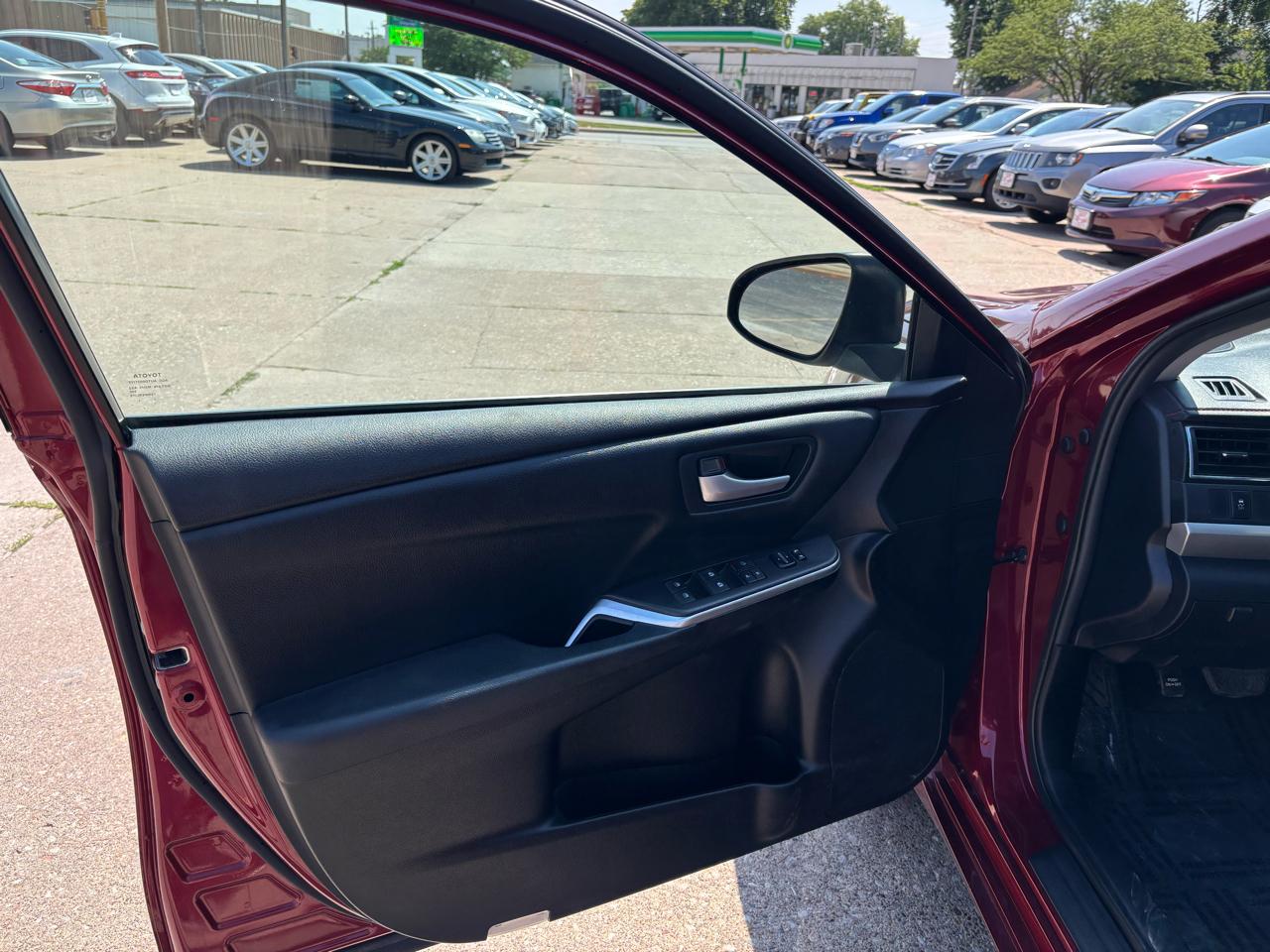 Toyota Camry SE 2016