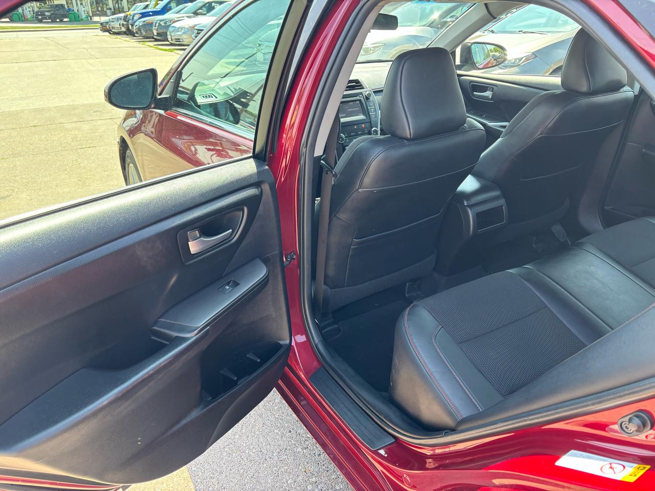 Toyota Camry SE 2016