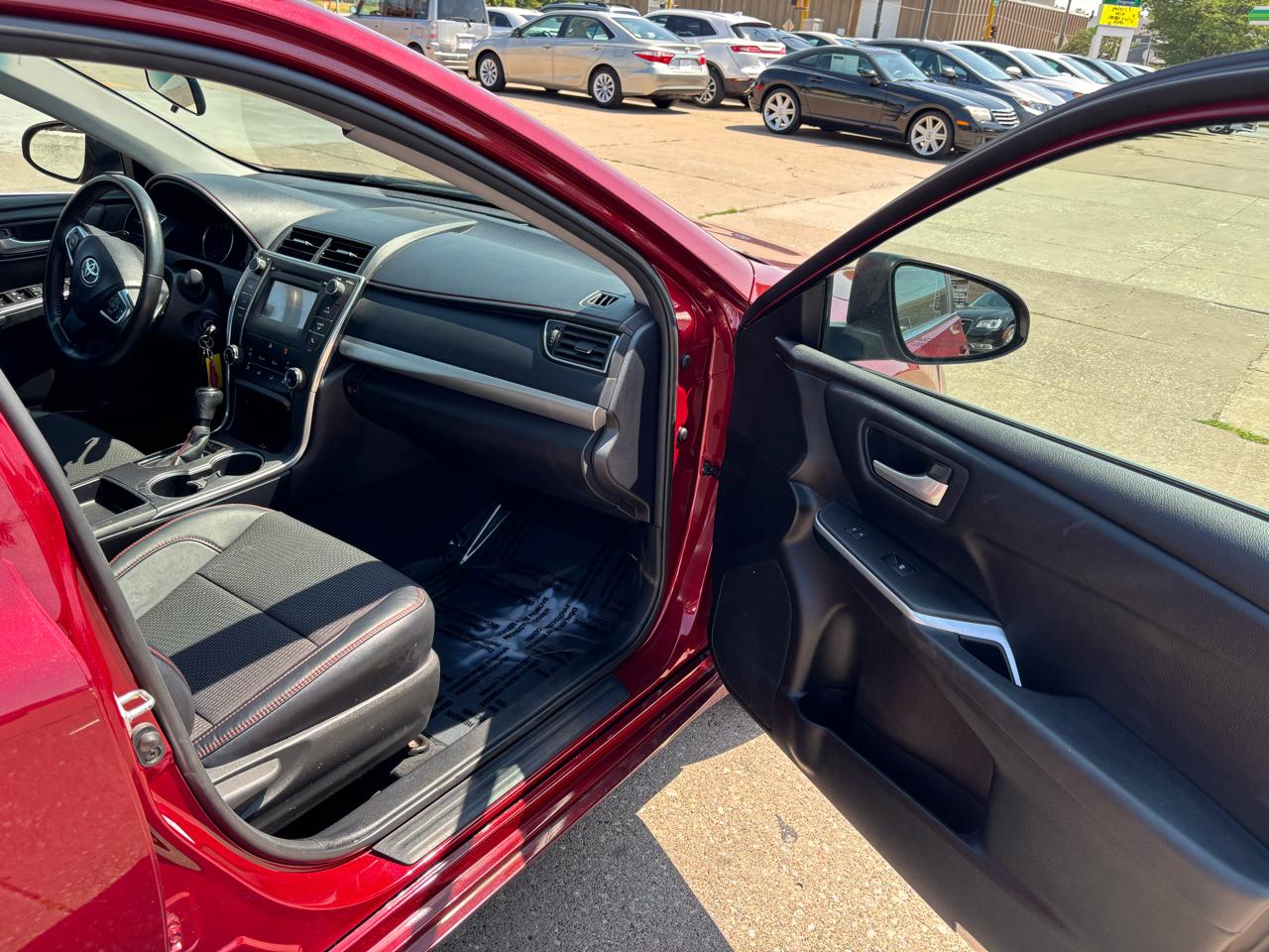 Toyota Camry SE 2016