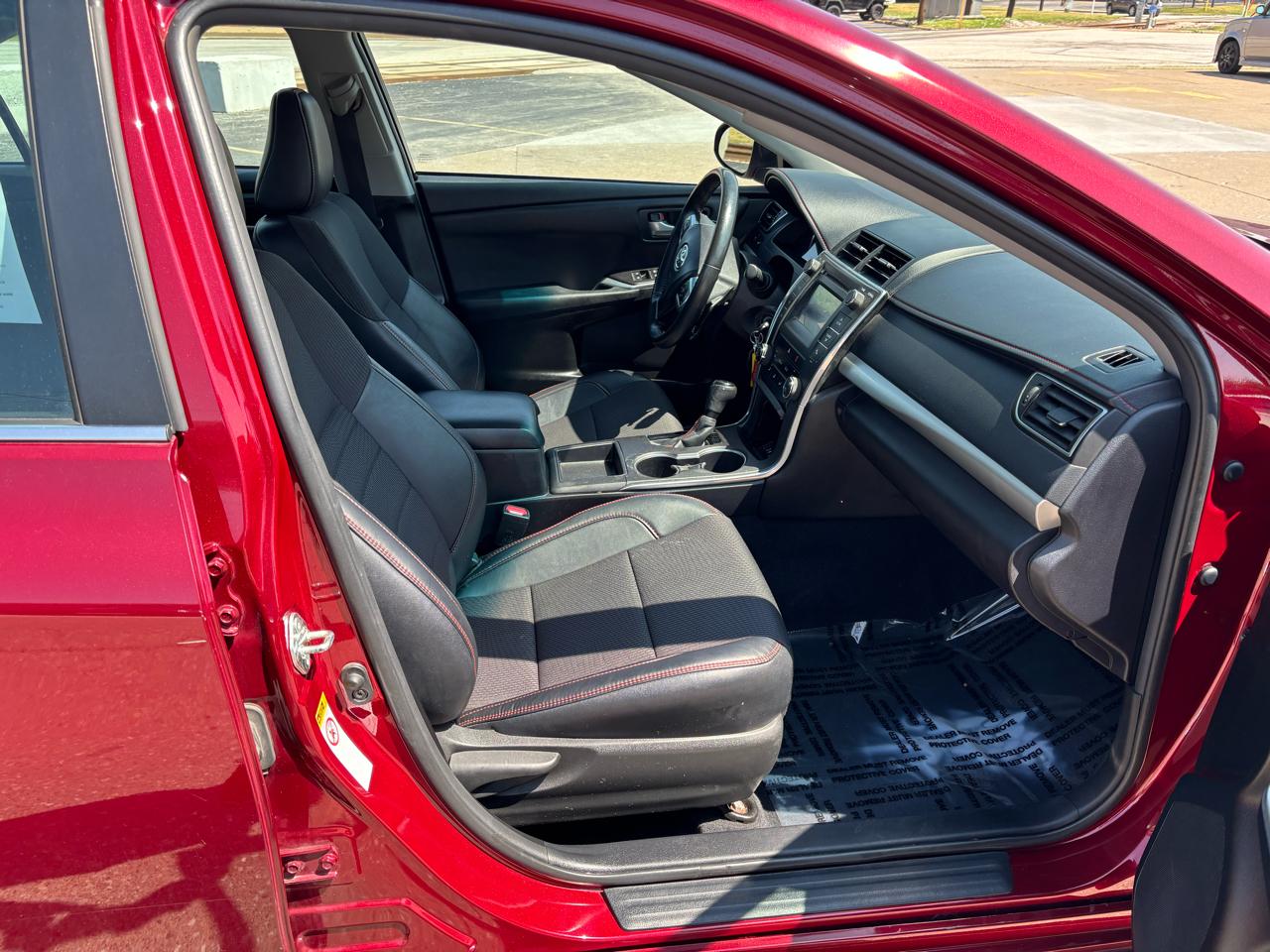 Toyota Camry SE 2016