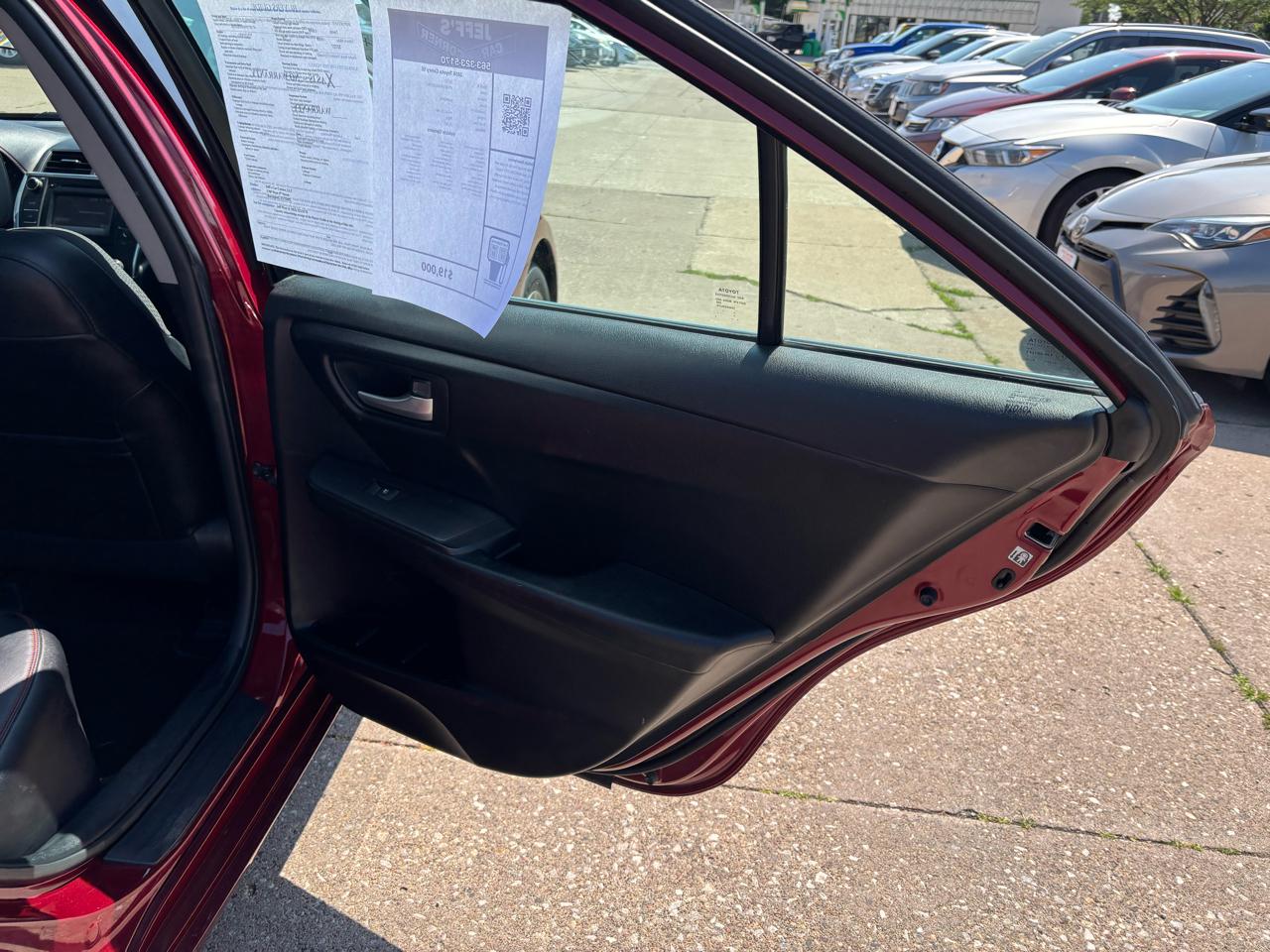Toyota Camry SE 2016