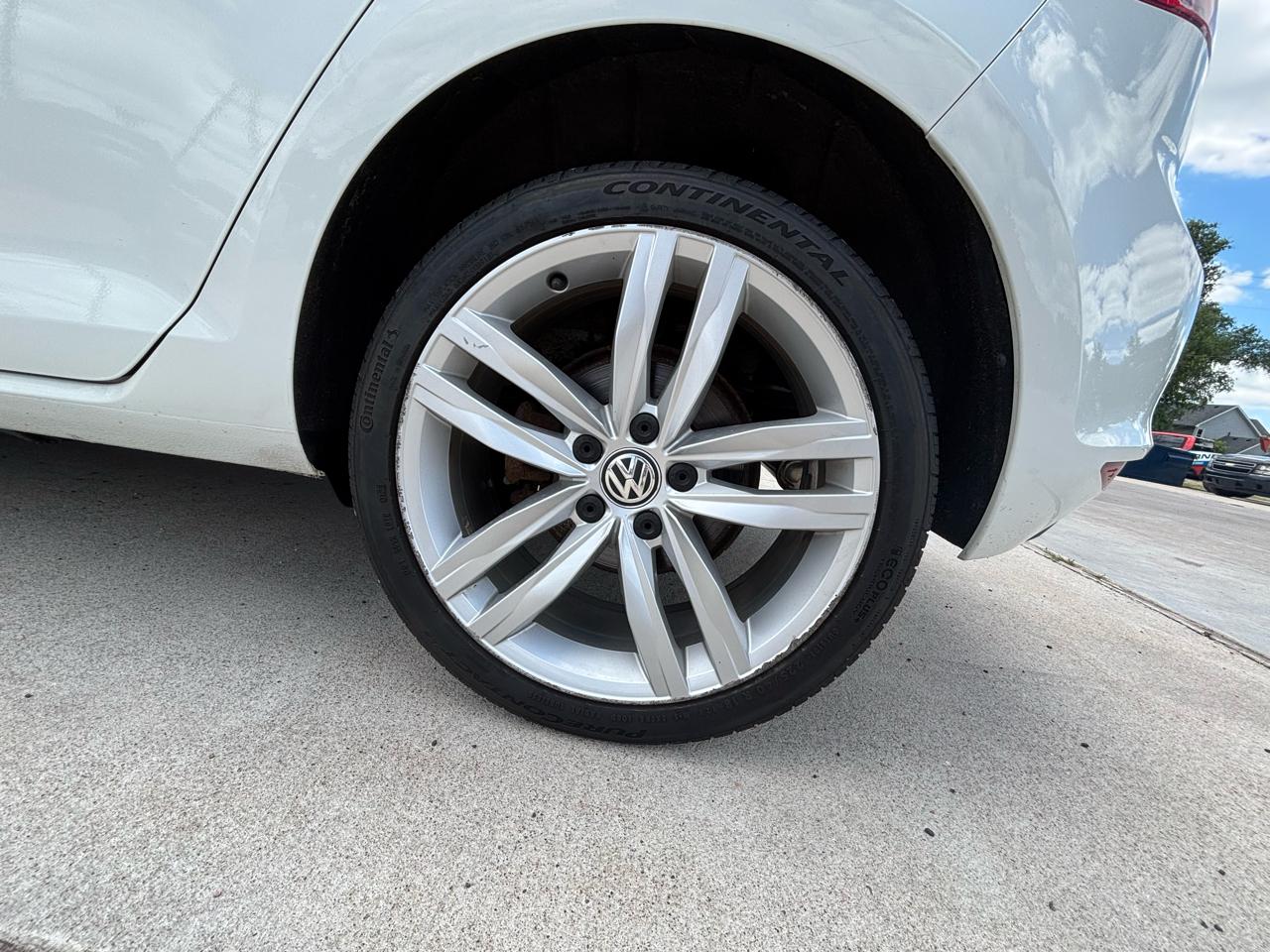 Volkswagen Golf TSI SEL 6A 2017