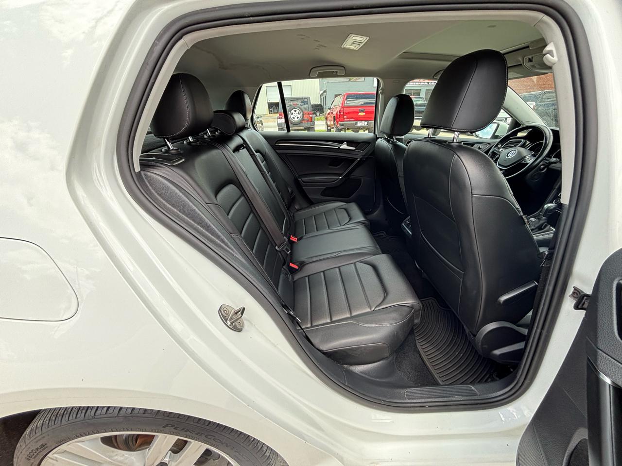 Volkswagen Golf TSI SEL 6A 2017