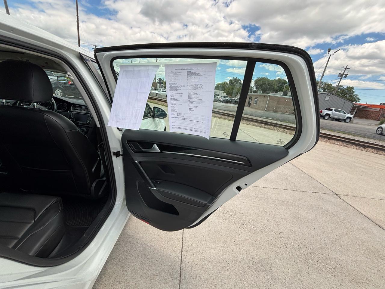Volkswagen Golf TSI SEL 6A 2017