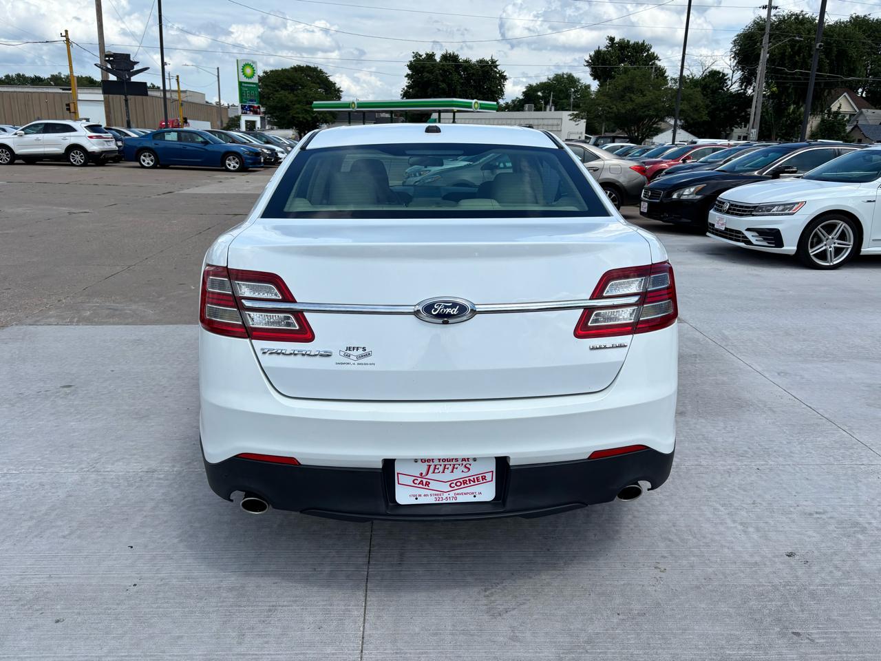 Ford Taurus SE FWD 2018