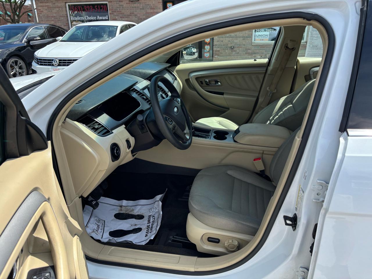 Ford Taurus SE FWD 2018