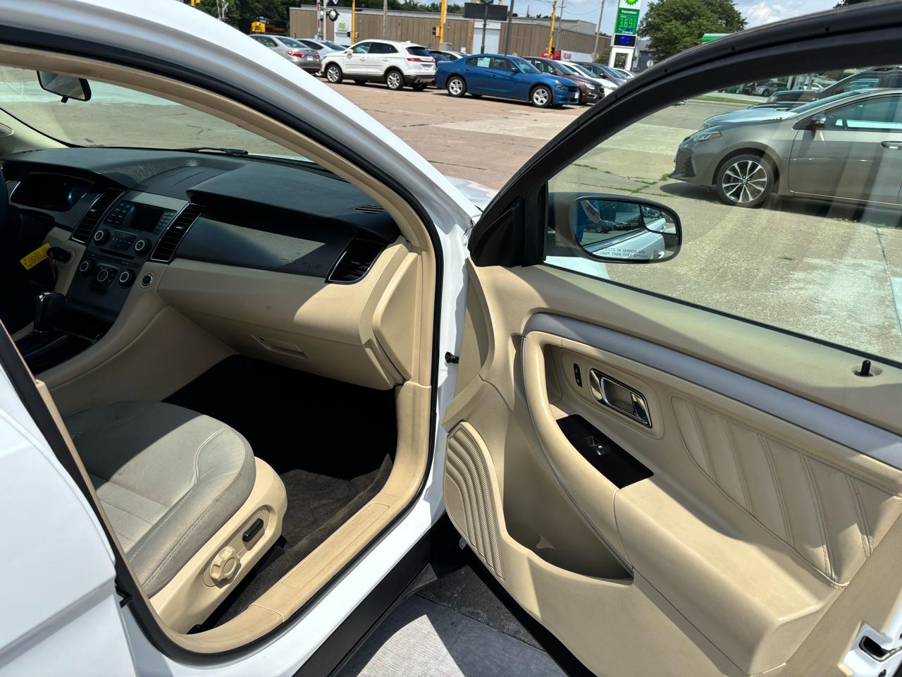 Ford Taurus SE FWD 2018