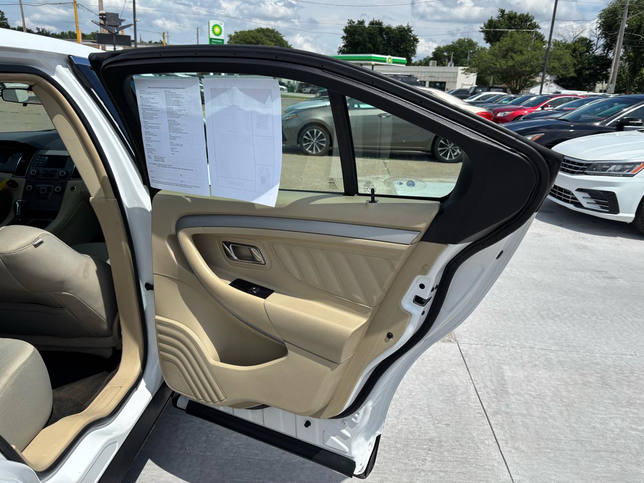 Ford Taurus SE FWD 2018