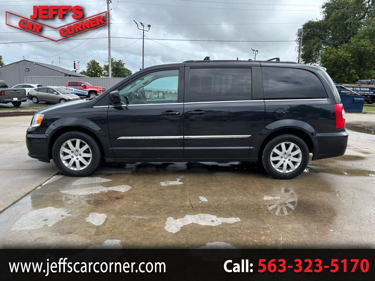 2016 Chrysler Town & Country Touring