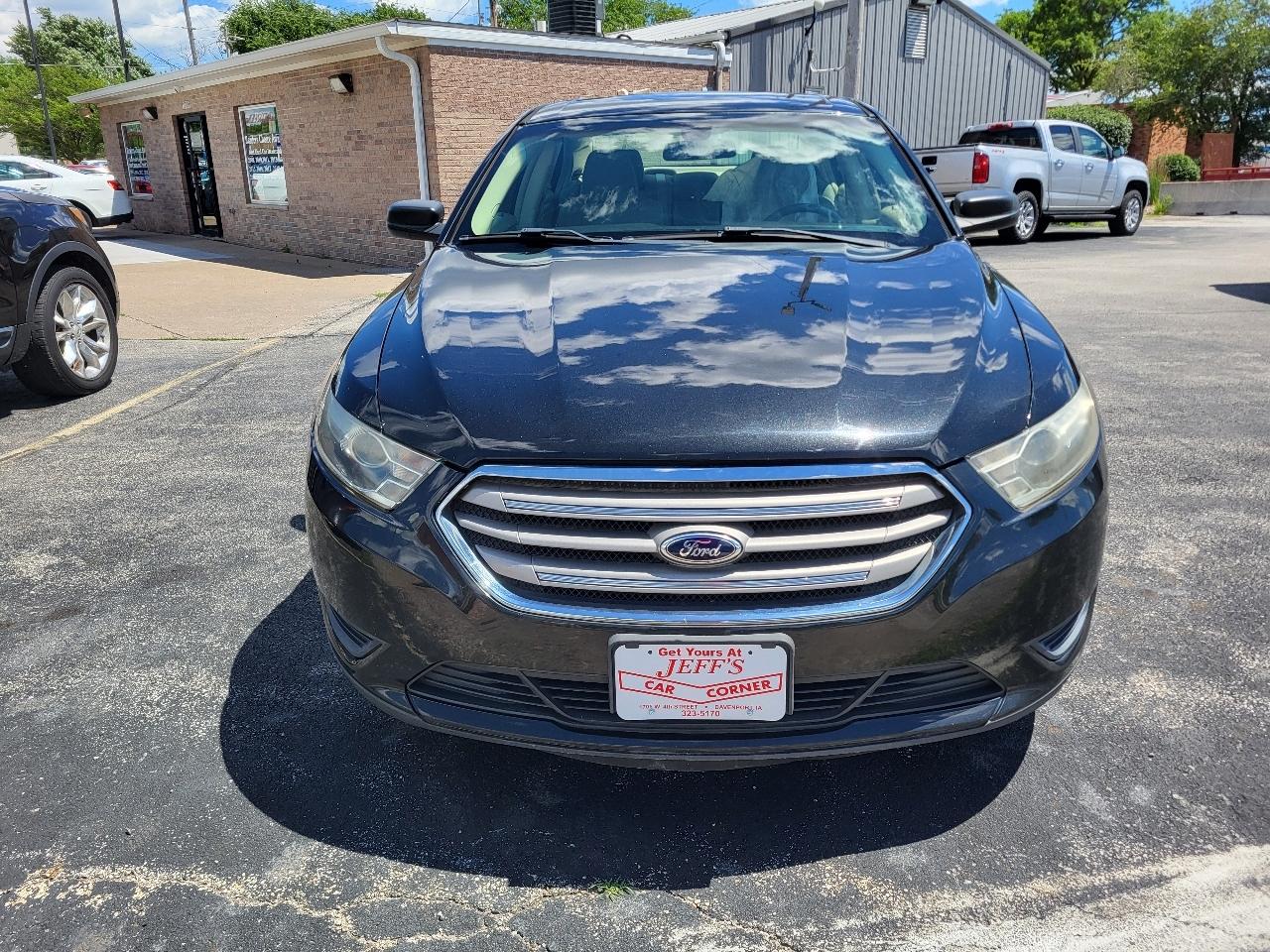 Ford Taurus SE FWD 2014