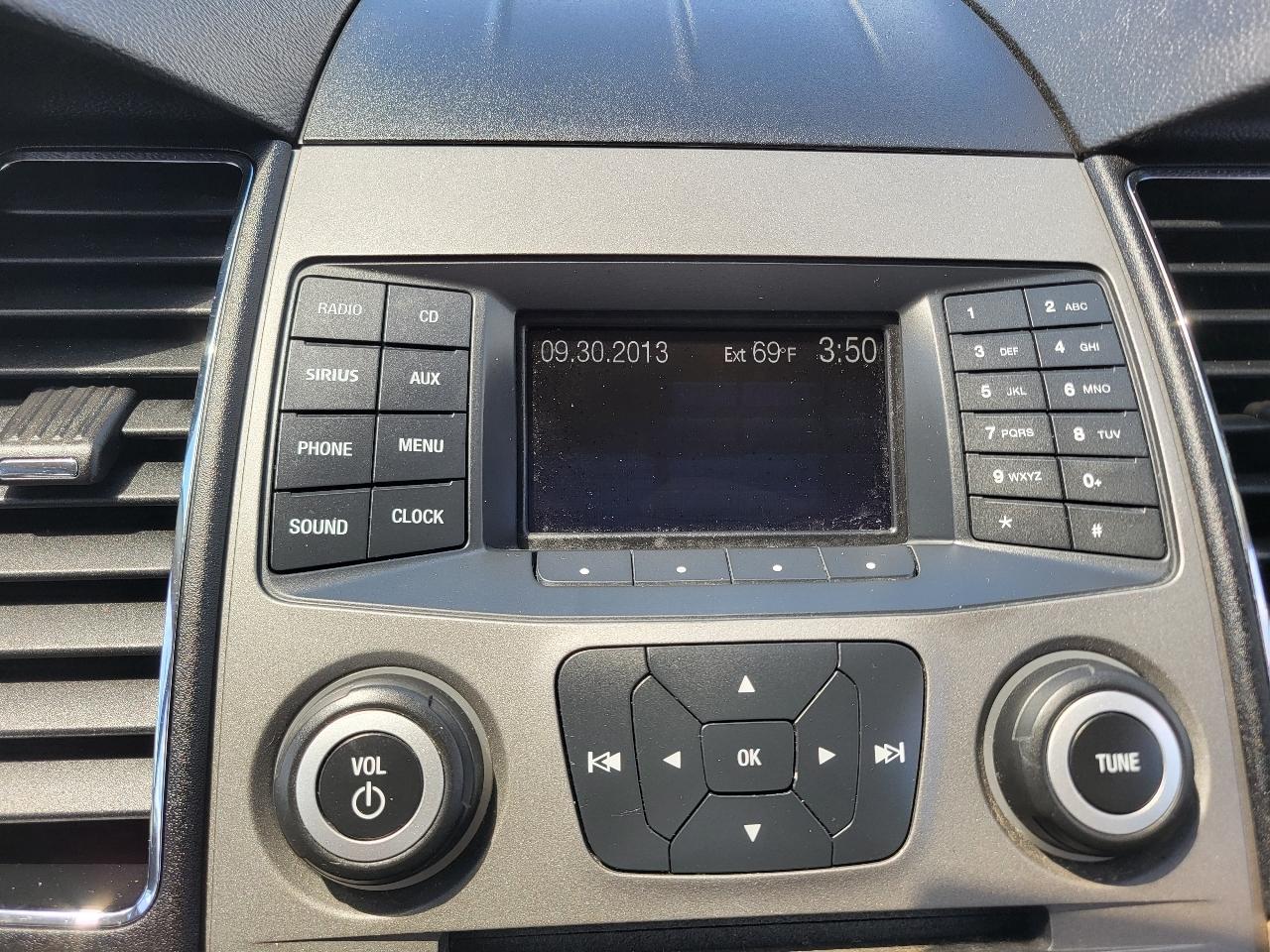 Ford Taurus SE FWD 2014
