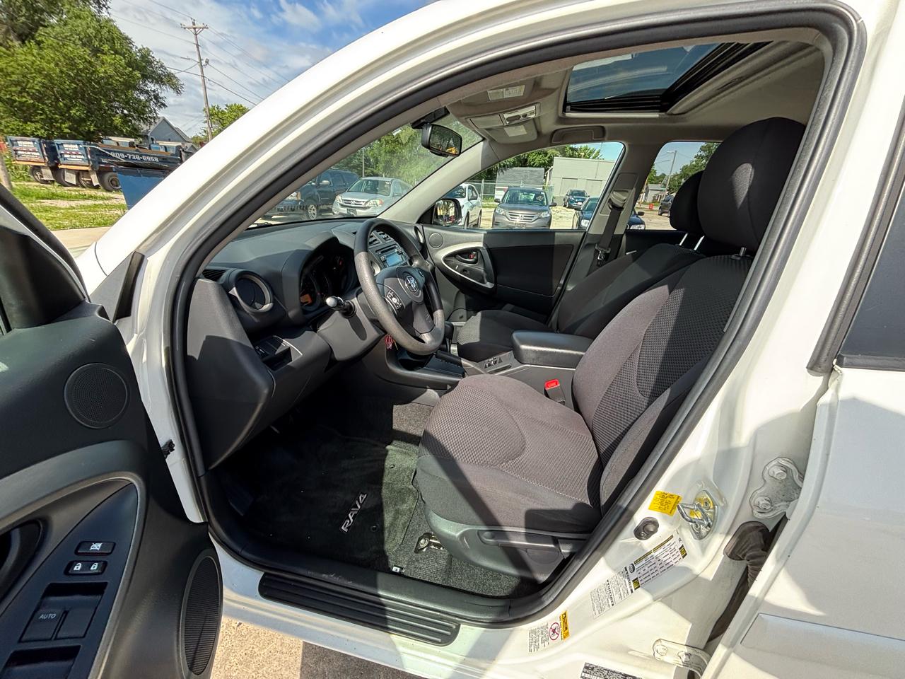 Toyota RAV4 Sport I4 4WD 2012
