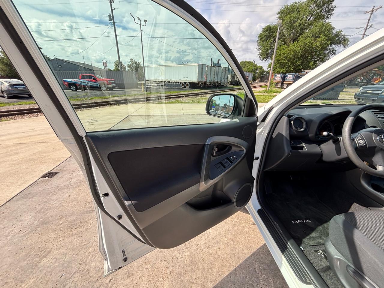 Toyota RAV4 Sport I4 4WD 2012