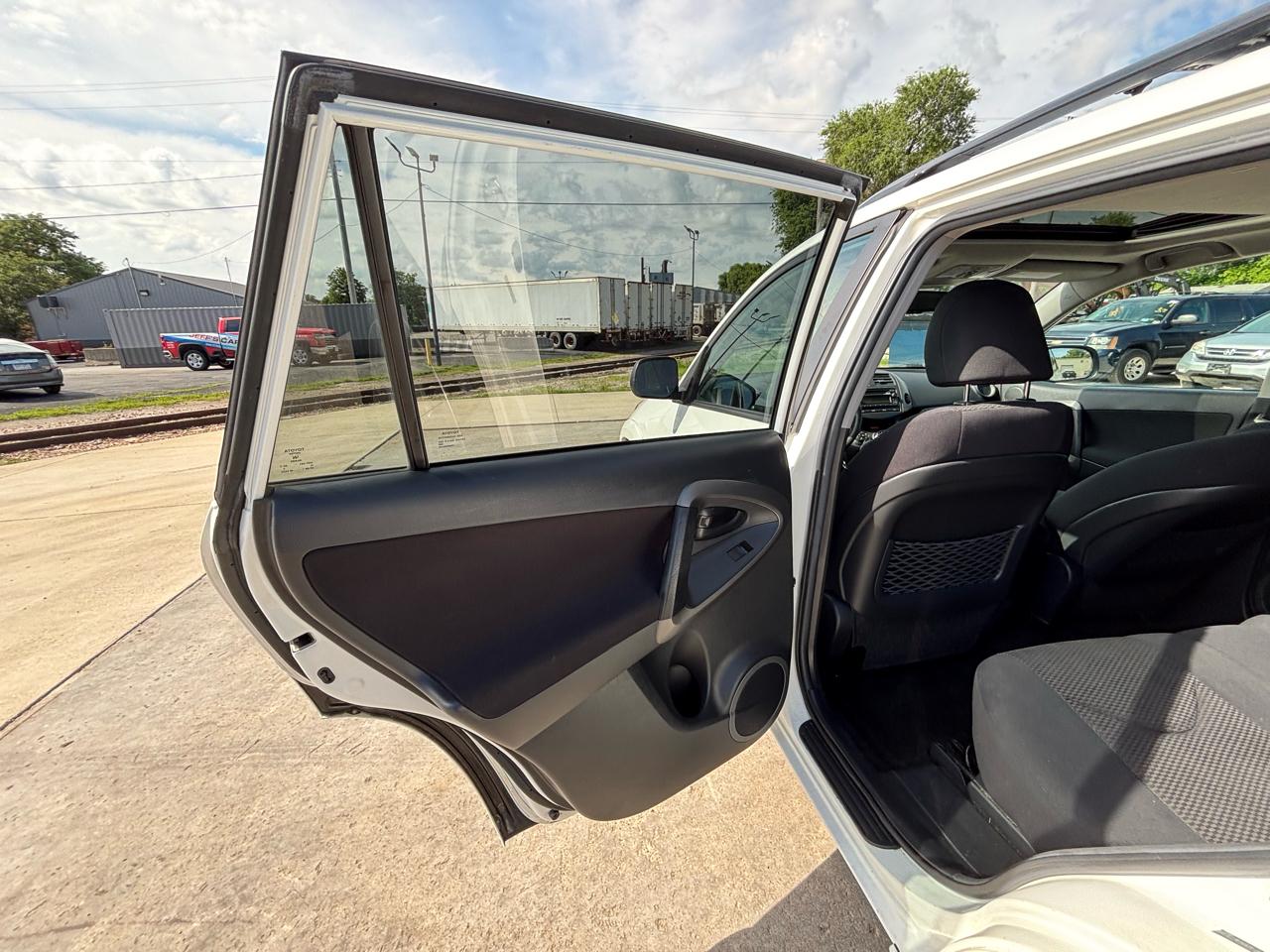 Toyota RAV4 Sport I4 4WD 2012