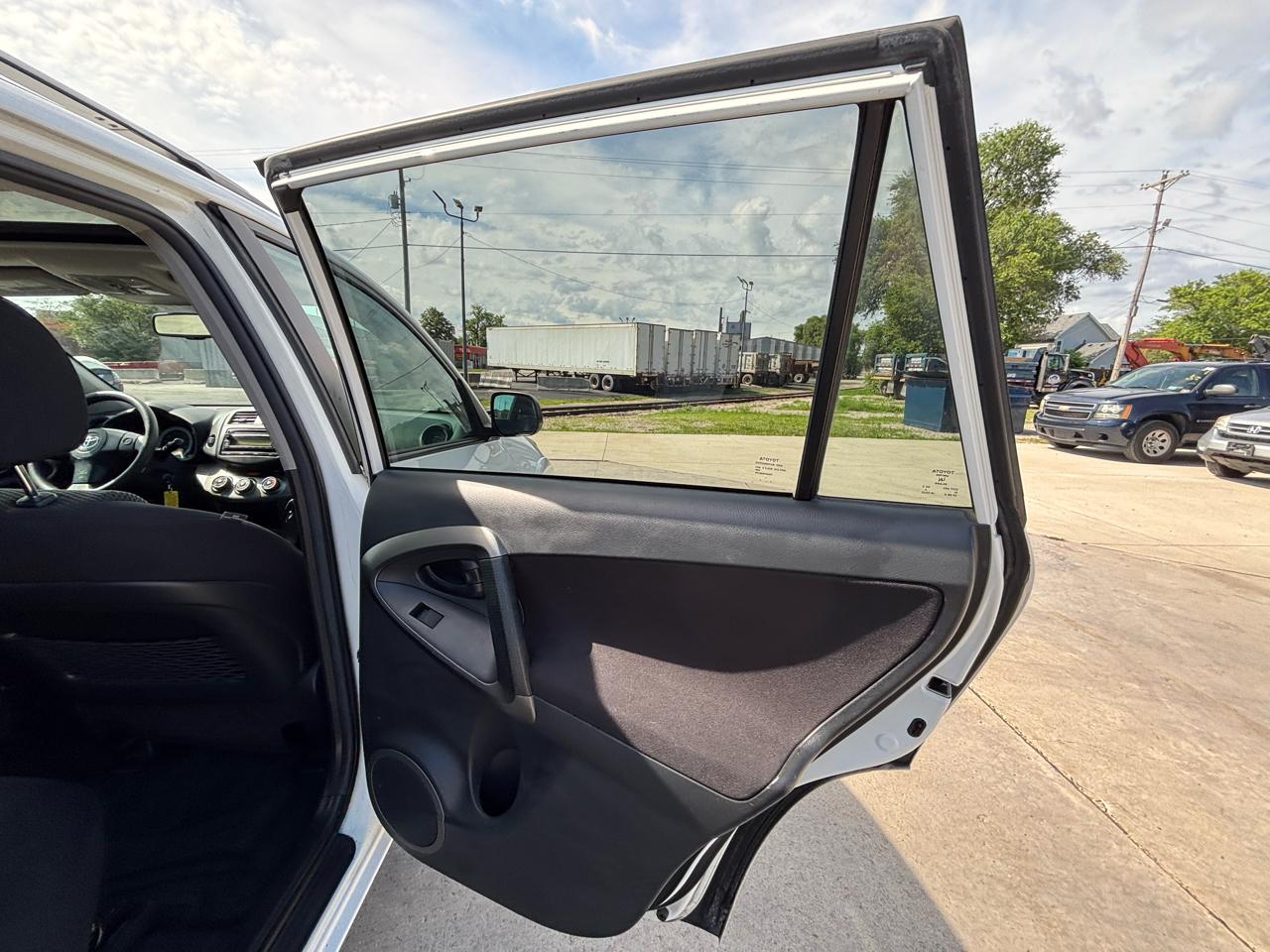 Toyota RAV4 Sport I4 4WD 2012