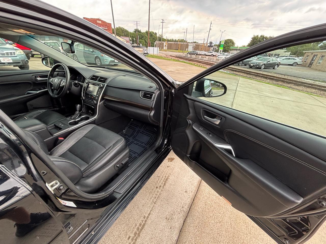 Toyota Camry XLE 2017