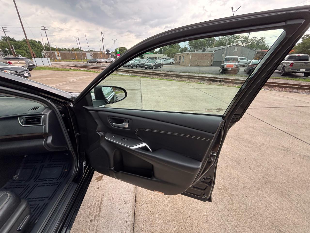 Toyota Camry XLE 2017