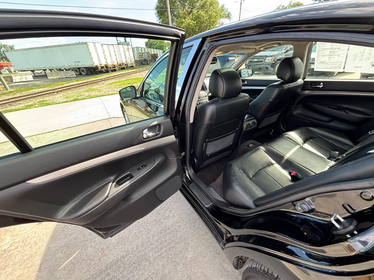 Infiniti G Sedan G25x AWD 2011