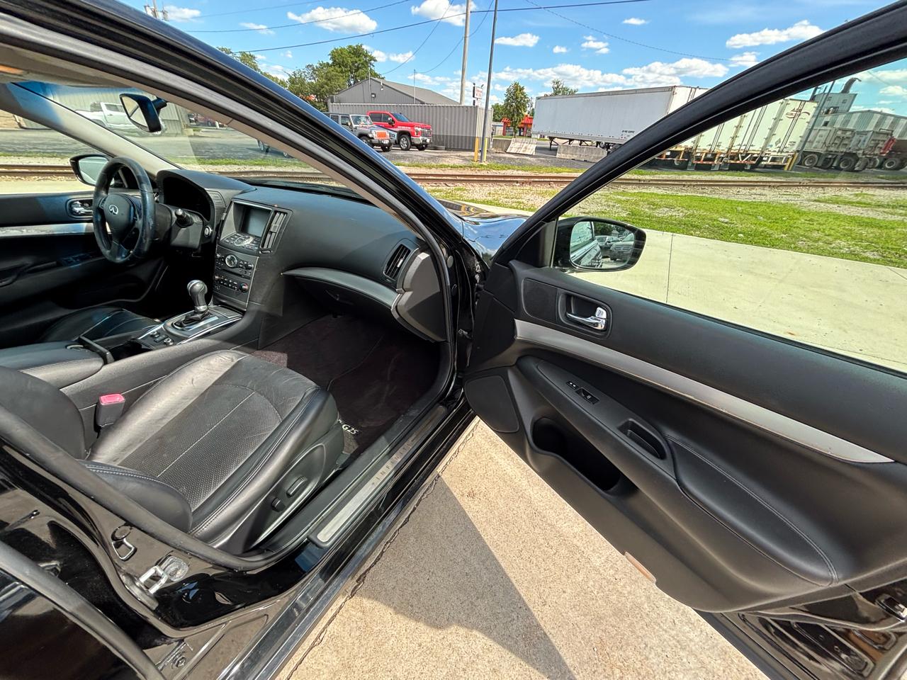 Infiniti G Sedan G25x AWD 2011