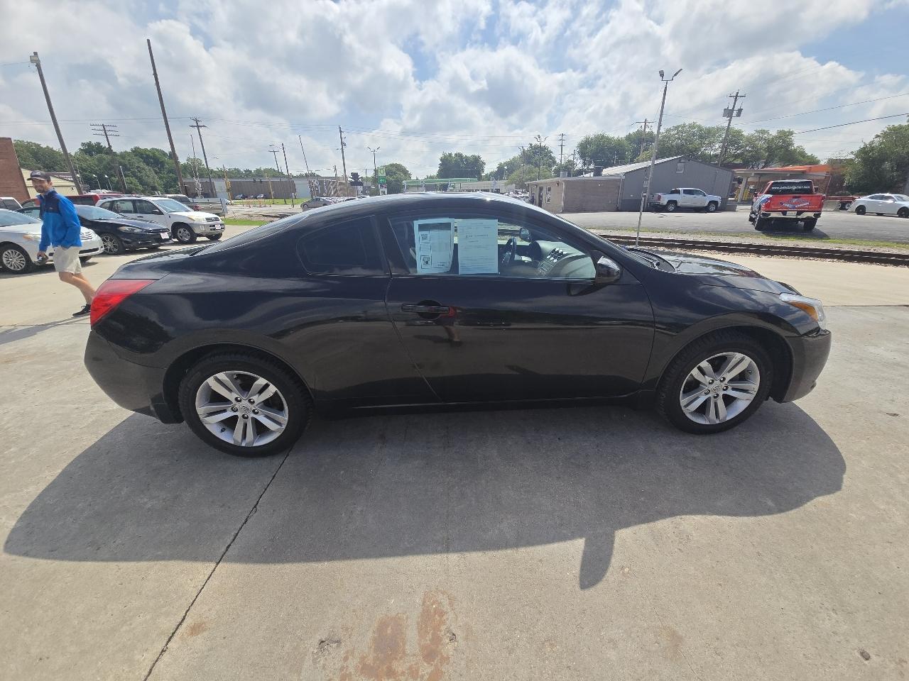 Nissan Altima 2.5 S CVT Coupe 2013