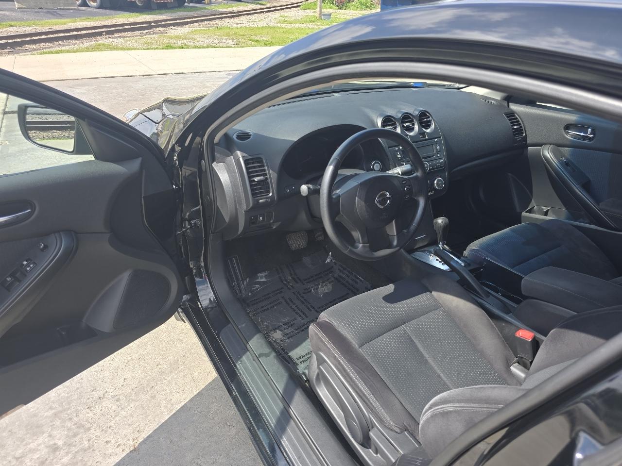 Nissan Altima 2.5 S CVT Coupe 2013