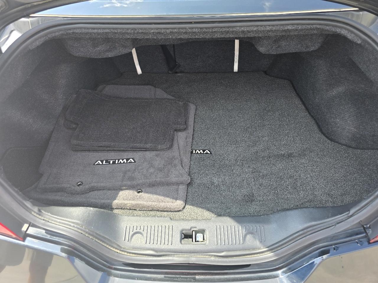 Nissan Altima 2.5 S CVT Coupe 2013