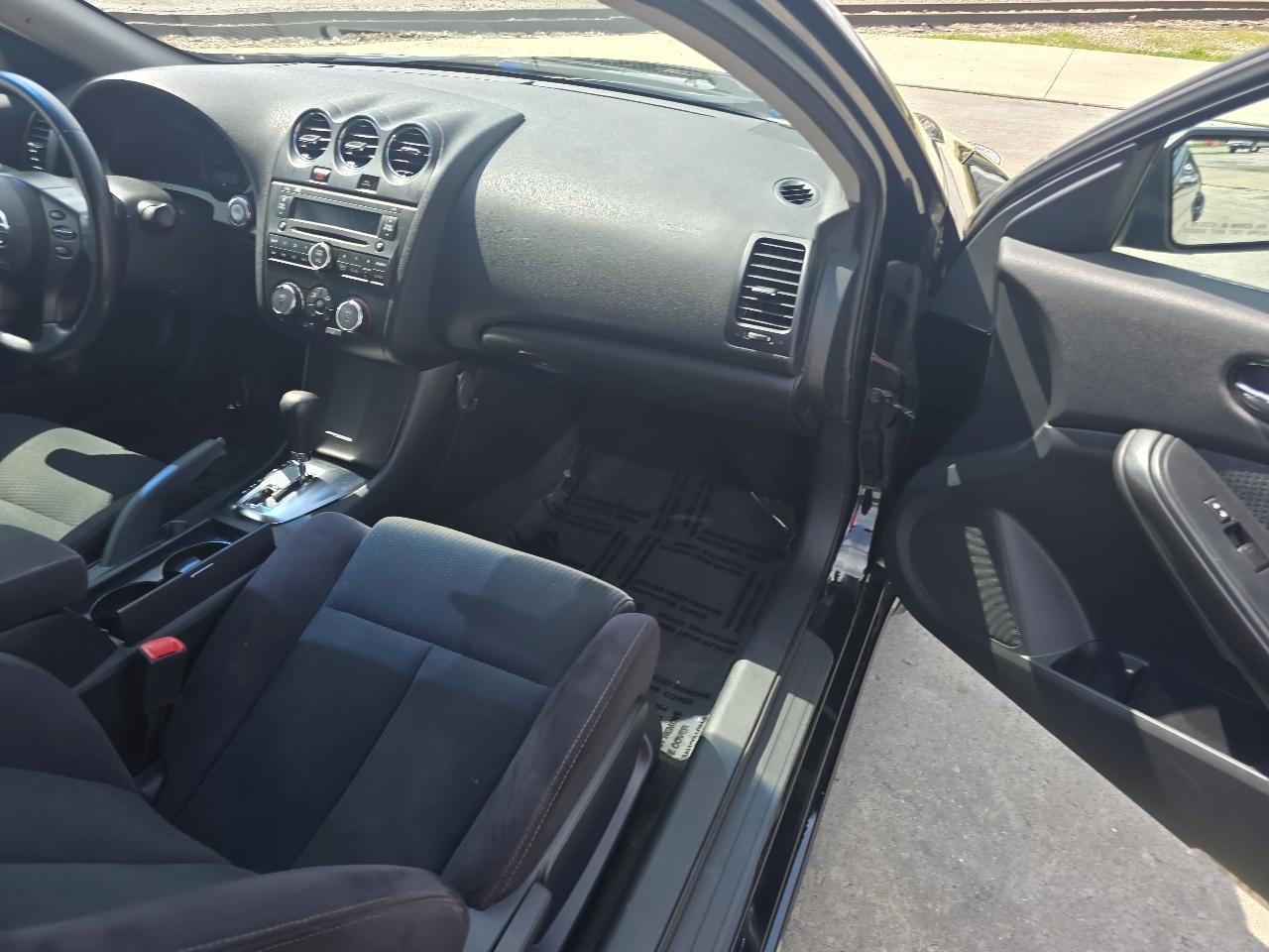 Nissan Altima 2.5 S CVT Coupe 2013