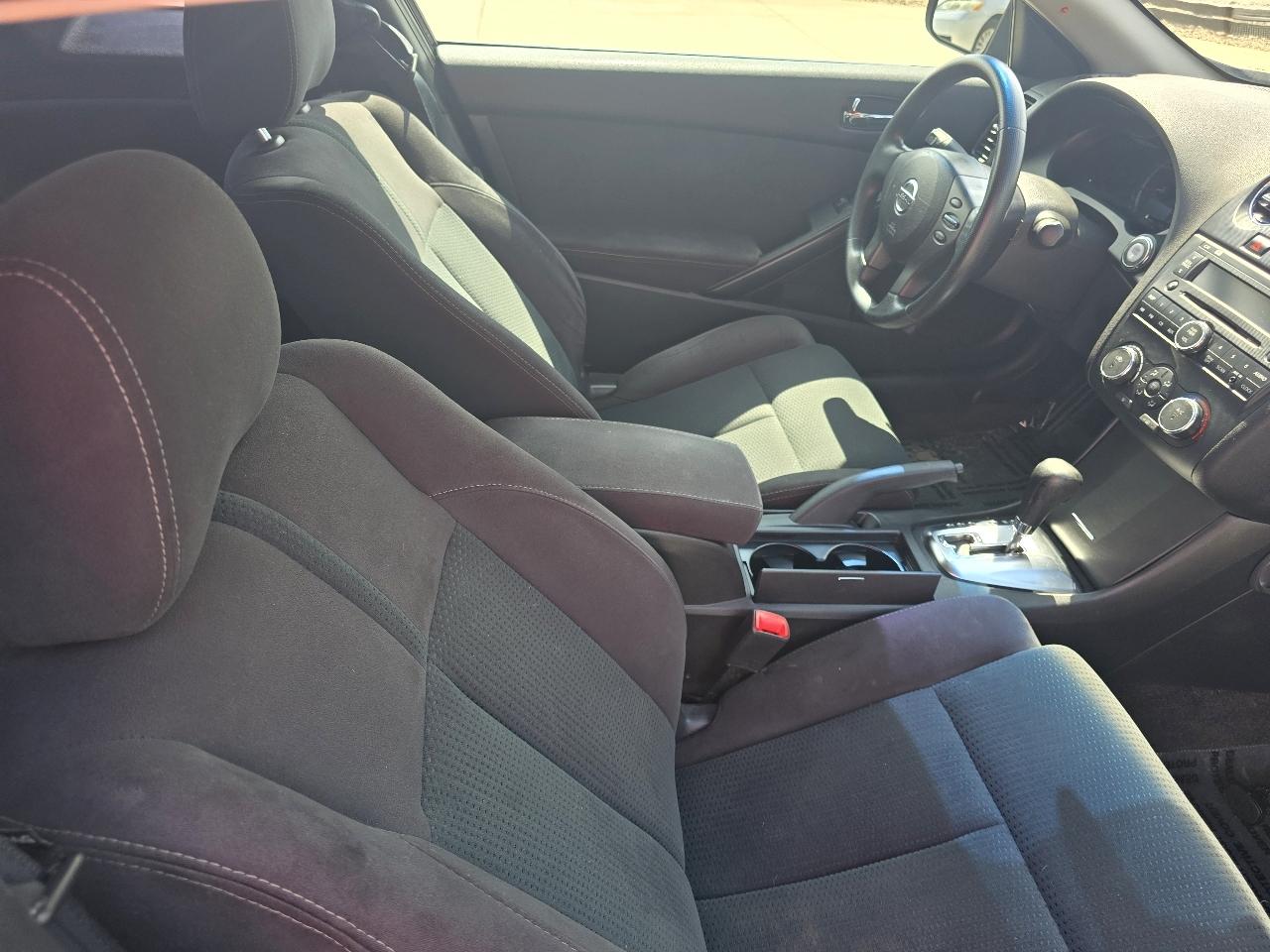 Nissan Altima 2.5 S CVT Coupe 2013