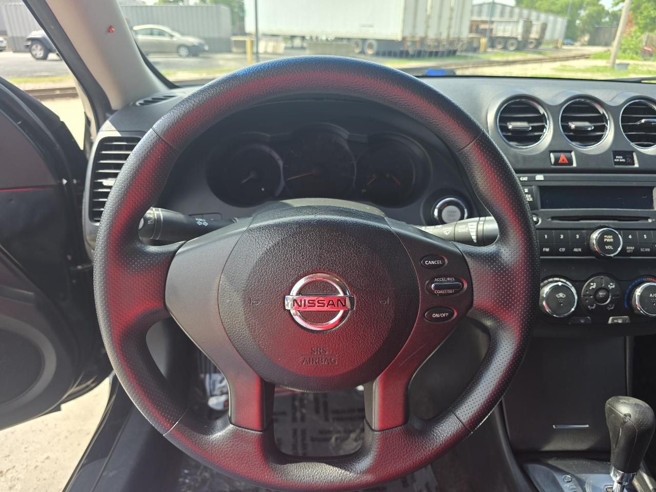 Nissan Altima 2.5 S CVT Coupe 2013
