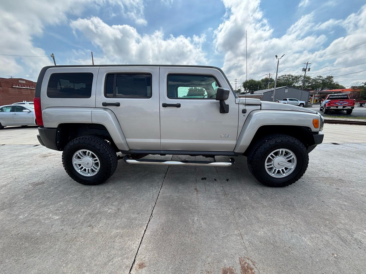 HUMMER H3 Base 2009