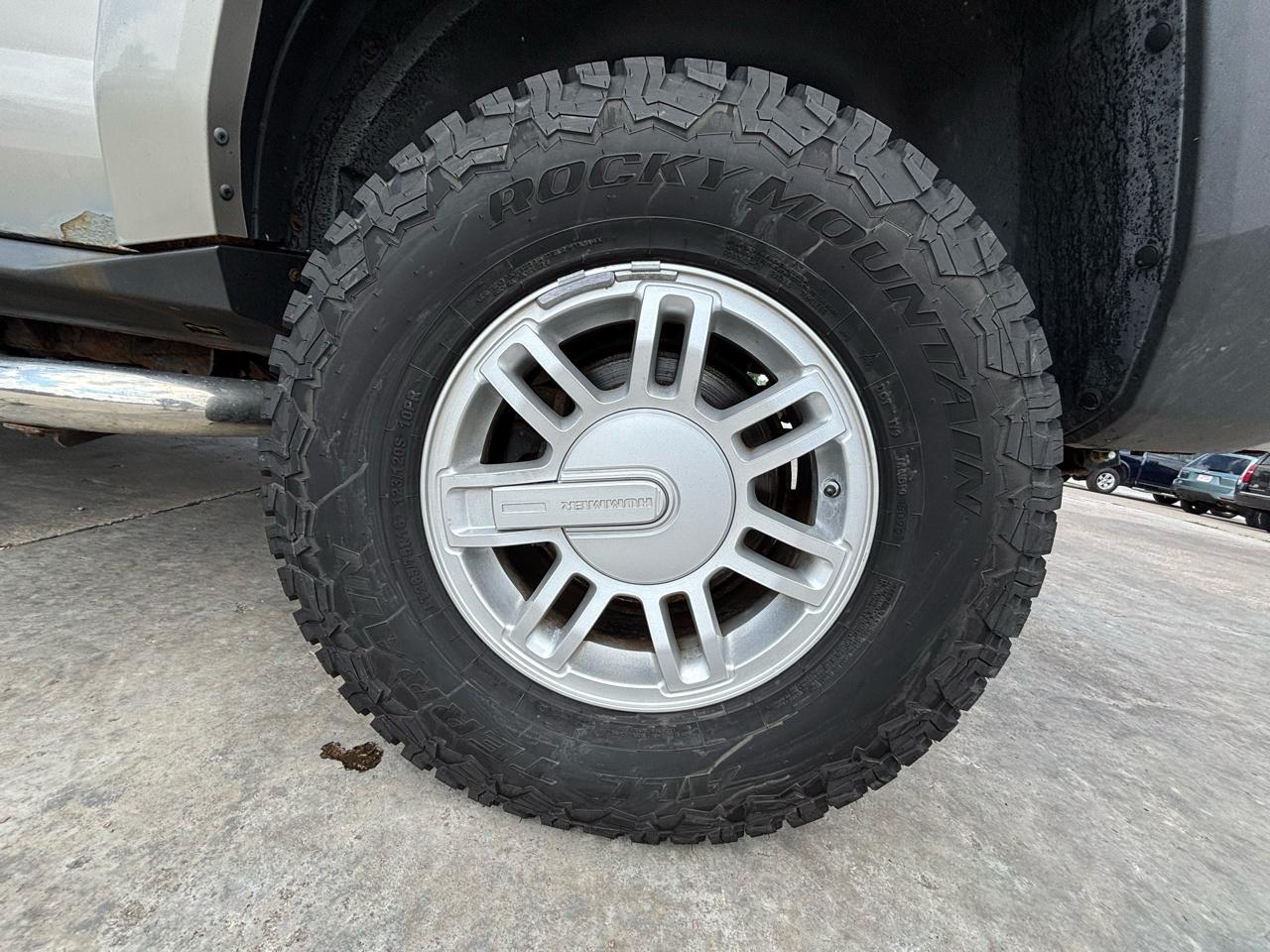 HUMMER H3 Base 2009
