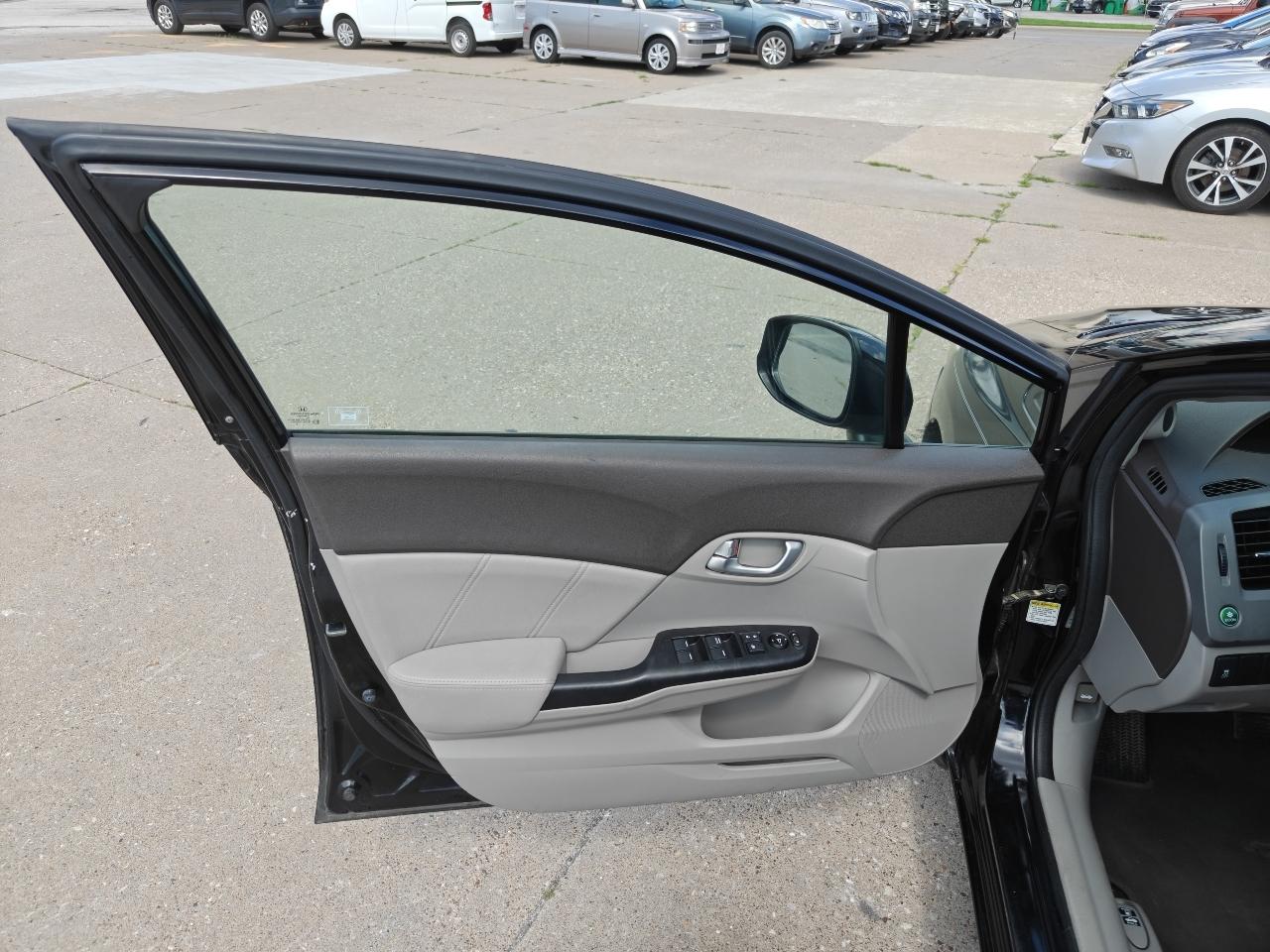 Honda Civic EX-L Sedan 5-Speed AT 2012