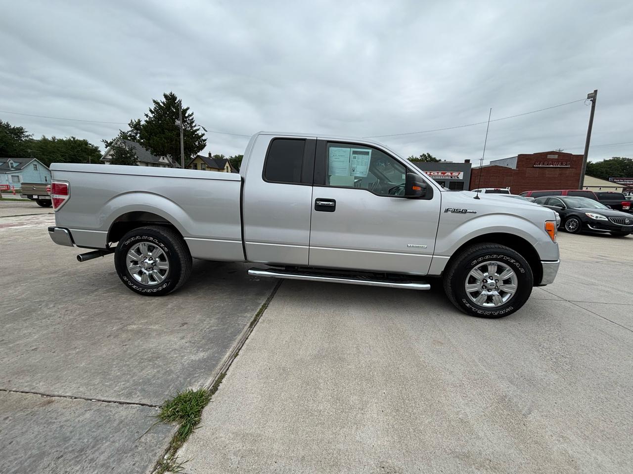 Ford F-150 XLT SuperCab 8-ft. Bed 2WD 2012