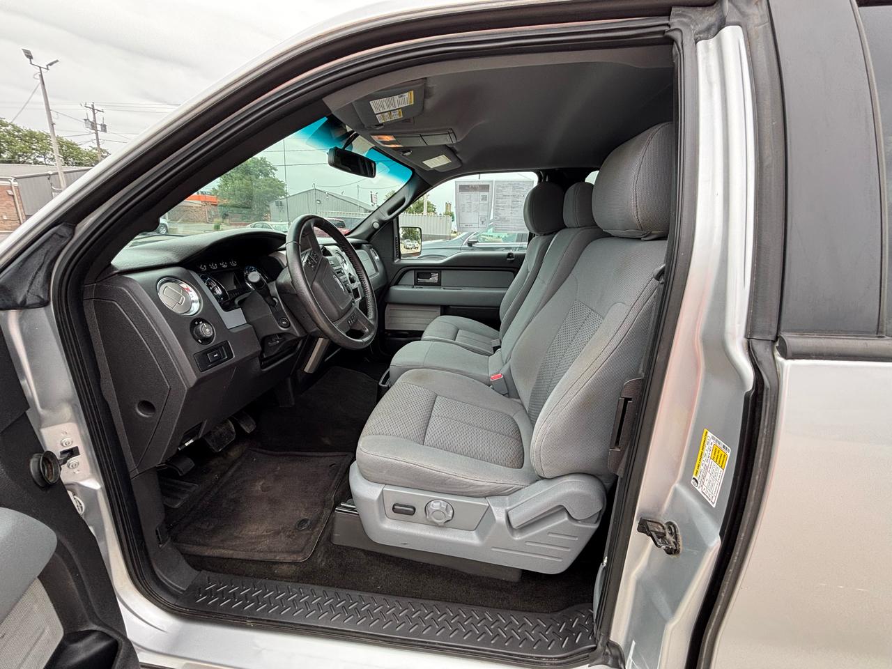 Ford F-150 XLT SuperCab 8-ft. Bed 2WD 2012