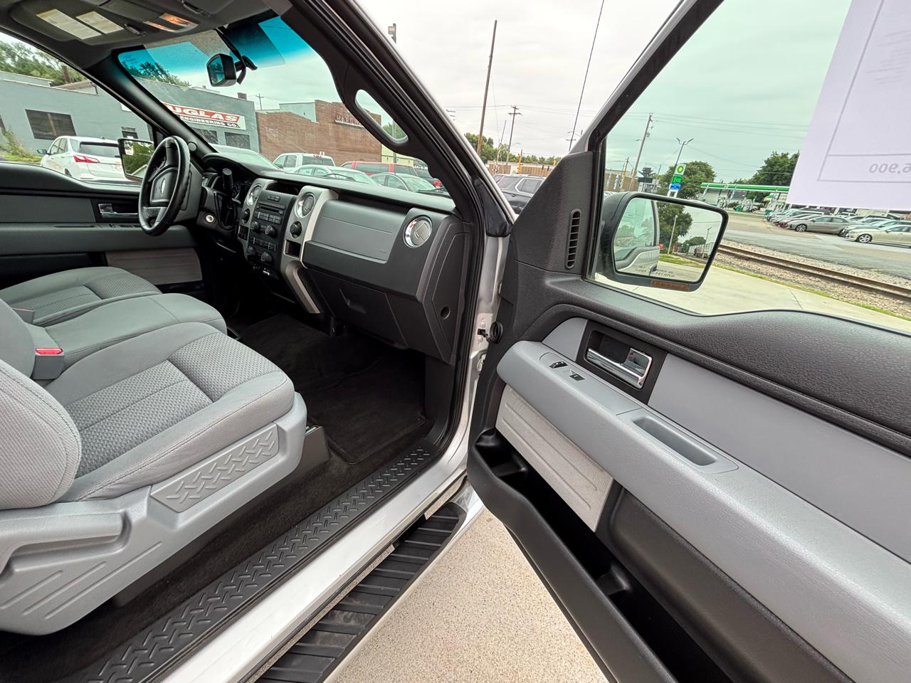 Ford F-150 XLT SuperCab 8-ft. Bed 2WD 2012
